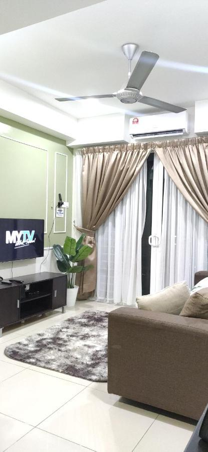 Ferienwohnung Dperdana -Dinies Pool,Wifi, Centre Of Kota Bharu, 4-5 Pax Exterior foto