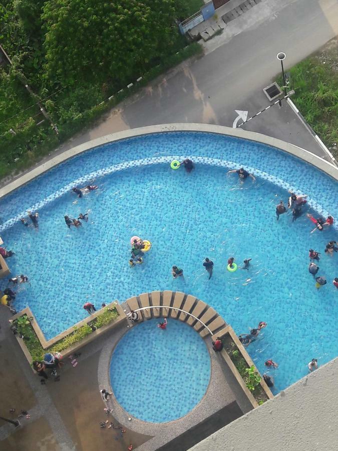 Ferienwohnung Dperdana -Dinies Pool,Wifi, Centre Of Kota Bharu, 4-5 Pax Exterior foto